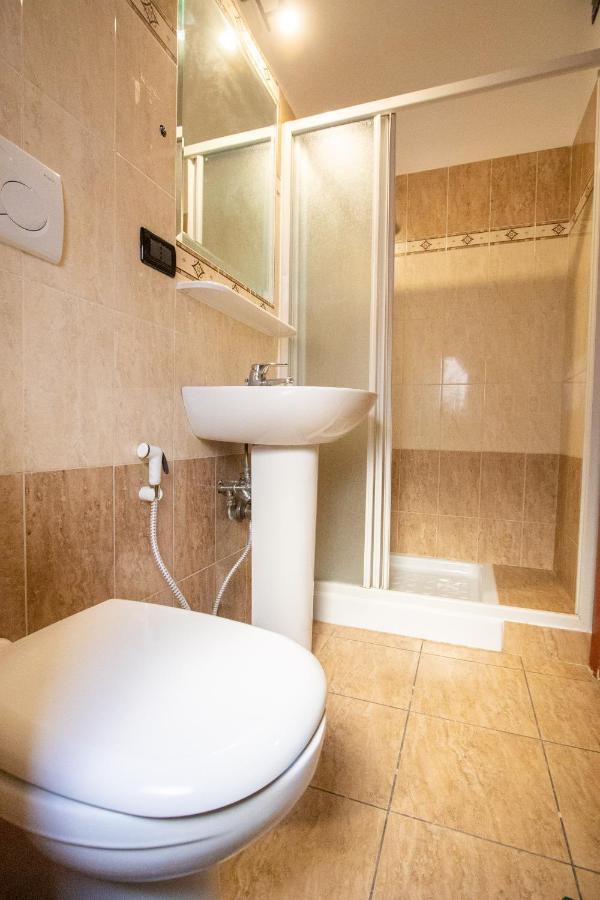 B&B Colorful Suite Yard Рим Екстериор снимка