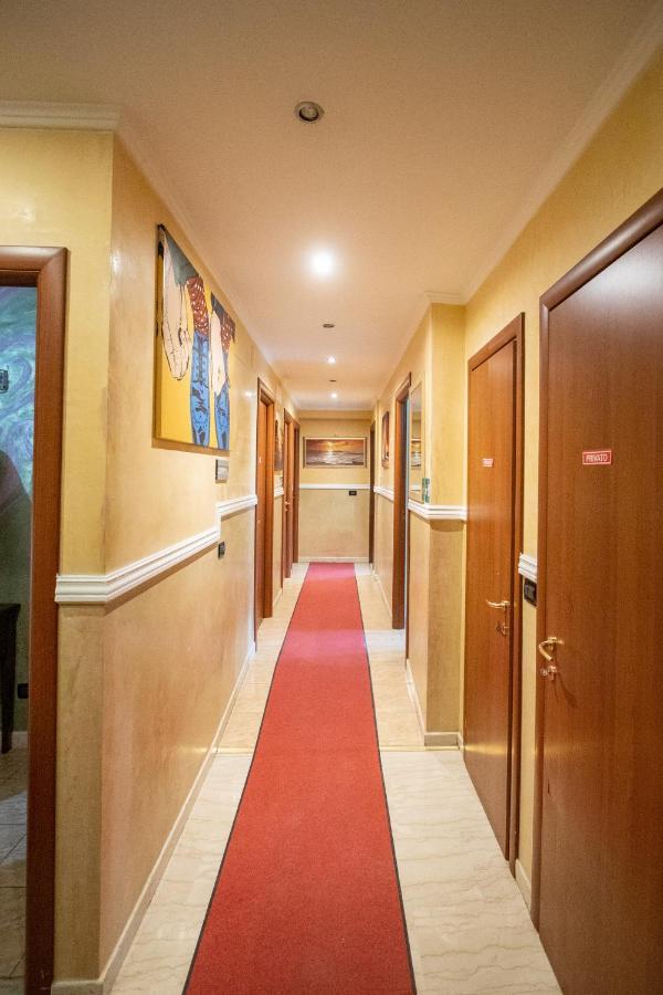 B&B Colorful Suite Yard Рим Екстериор снимка
