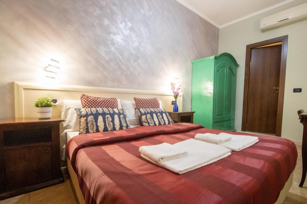 B&B Colorful Suite Yard Рим Екстериор снимка
